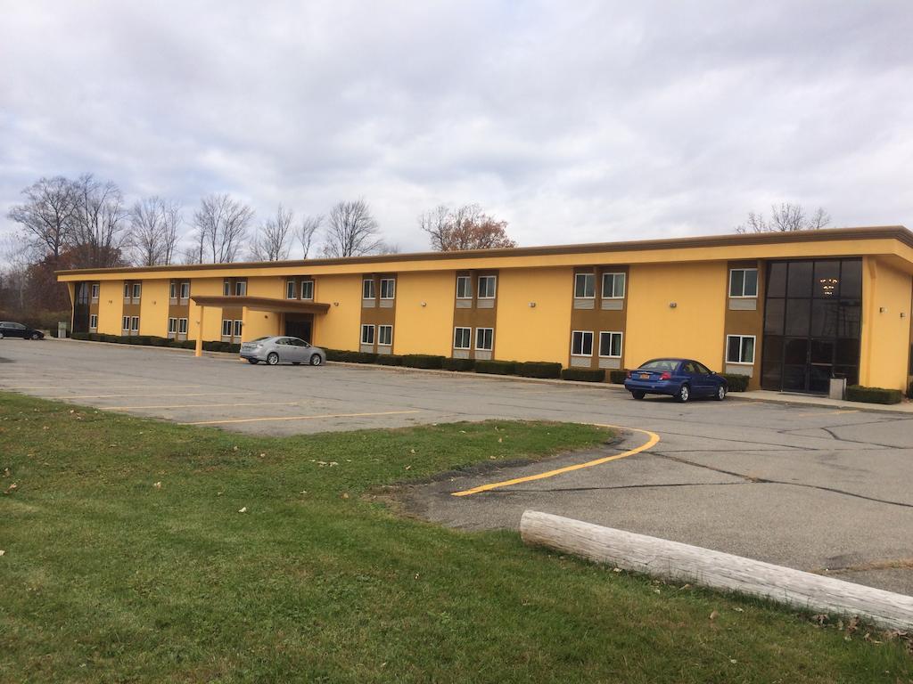 Days Inn Harriman Exterior photo